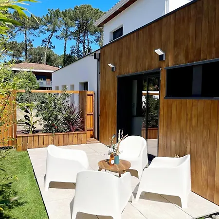Brand New Surf At The End Of Golf, Classe 5 Etoiles *