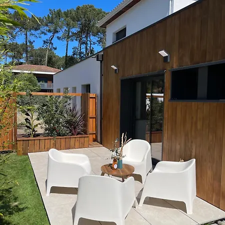 Brand New Surf At The End Of Golf, Classe 5 Etoiles